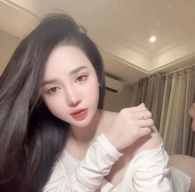 Chu Thúy Quỳnh quá phê